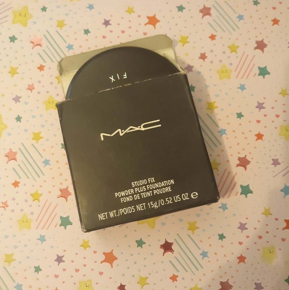 BNIB MAC studio fix foundation NC42
